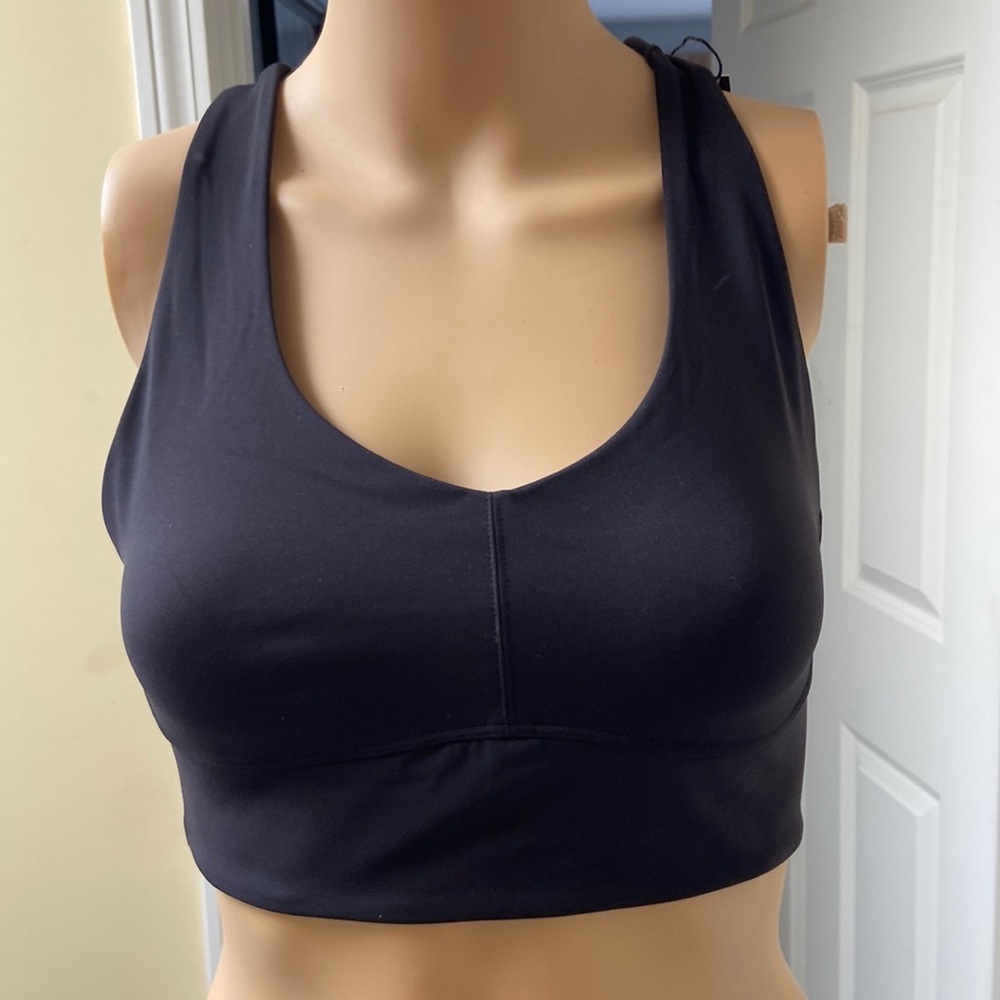 NWT size medium pull over medium support sports bra